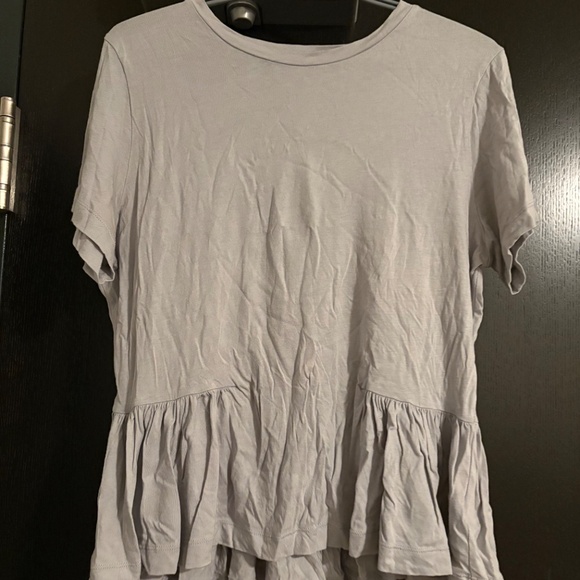 Aritzia Sunday Best Peplum Tee dove grey large - Picture 4 of 4